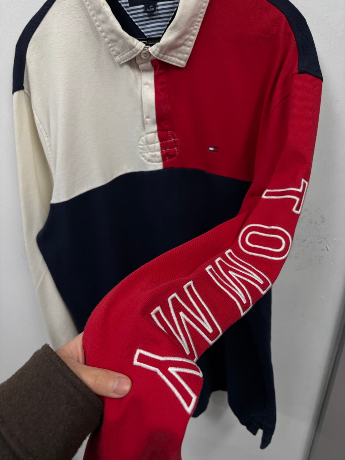 타미힐피거 올드스쿨  레터링 럭비 카라티 상품이미지4