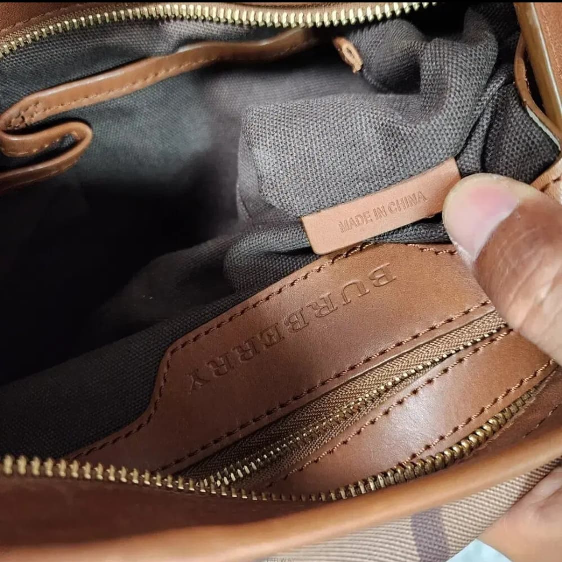 버버리 호보백 숄더백 상품이미지9