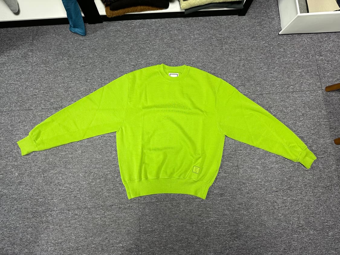 우영미 형광 그린 니트 상품이미지1