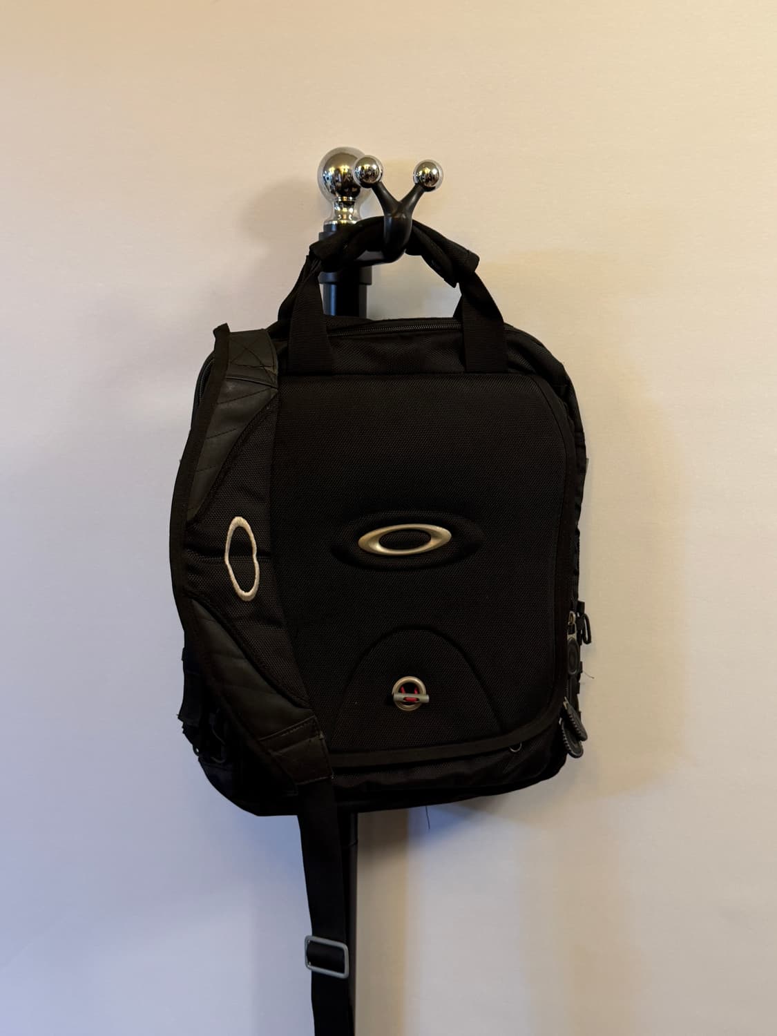 오클리 00's 랩탑 메신저백 상품이미지1