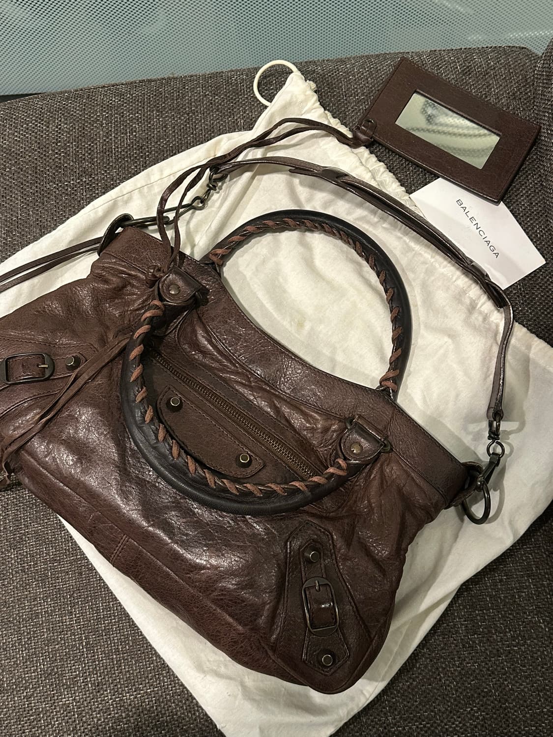 ❌거래중[A 정품] 발렌시아가 시티 모터백 퍼스트 다크브라운 상품이미지2