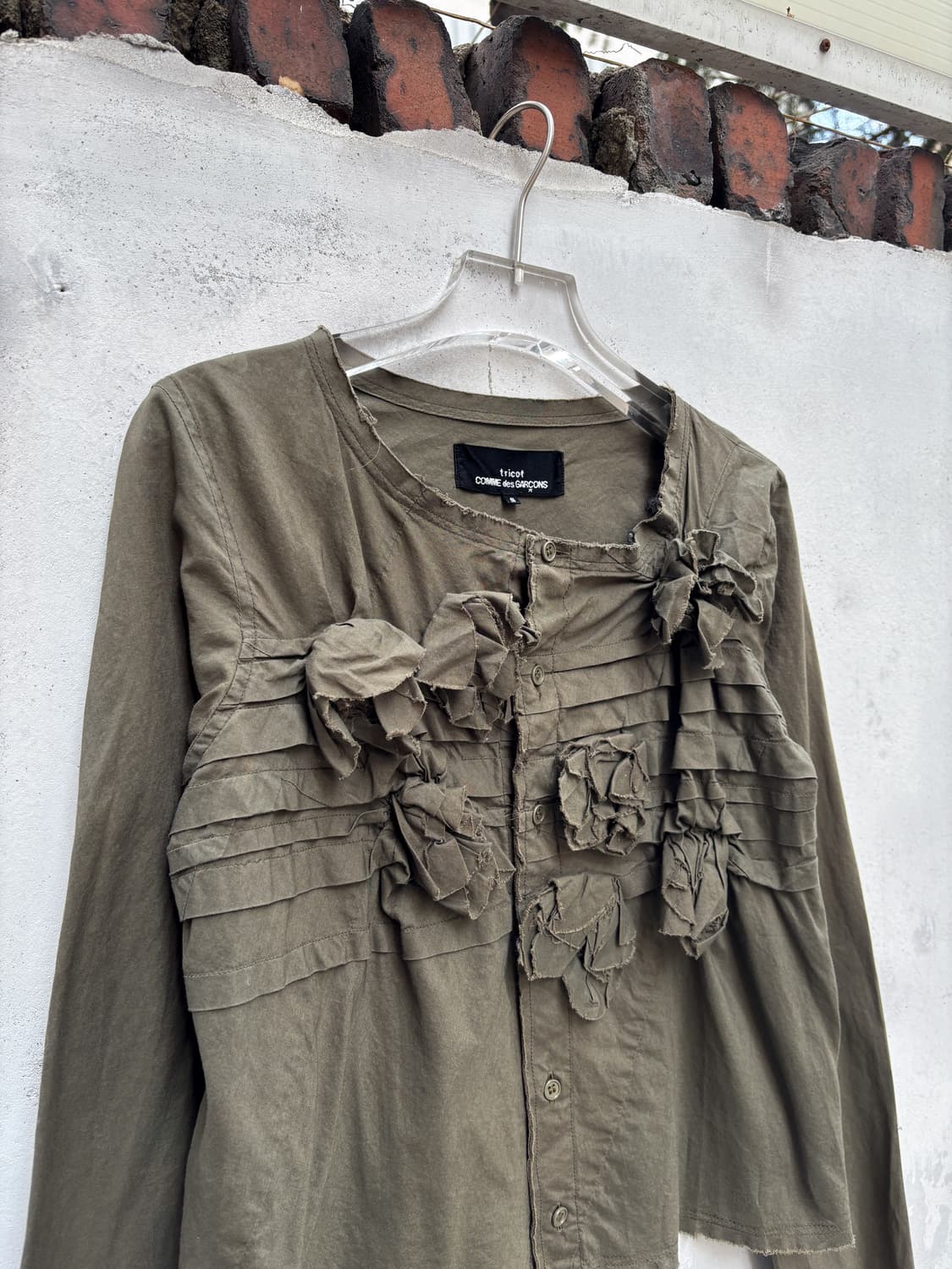 꼼데가르송 트리콧 AD2002 플라워 코사지 블라우스 상품이미지3