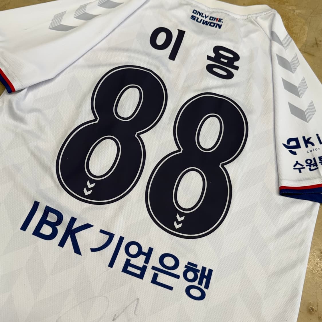 🫶🏻 험멜 수원FC White No.88 이용 사인 유니폼 🫶🏻 상품이미지2