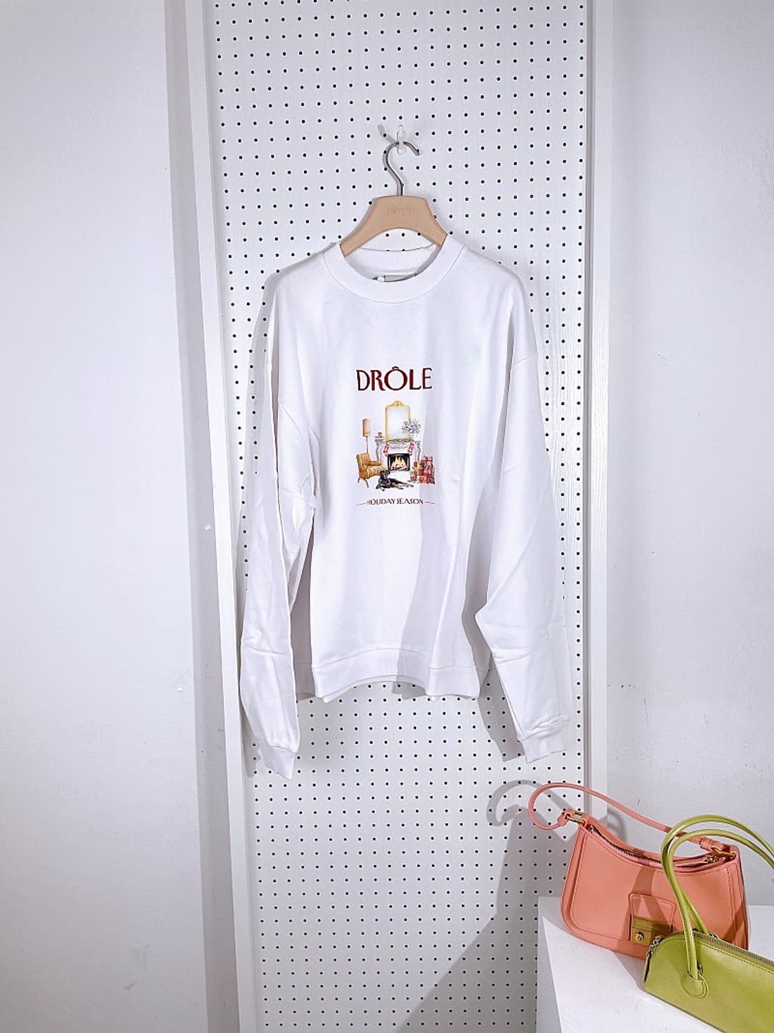 (정품/새상품) 드롤드무슈 공용 화이트 자수 로고 맨투맨 상품이미지1