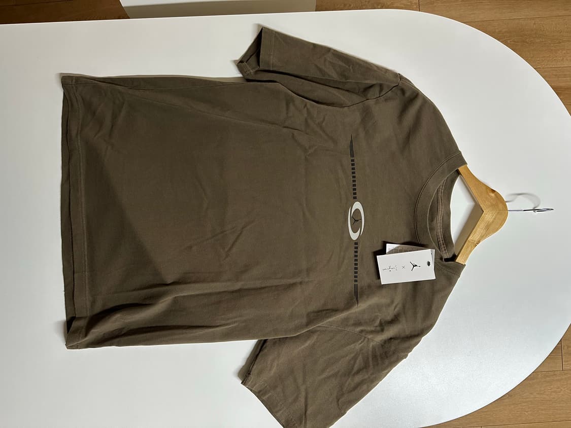 [새상품] 조던 x 트래비스 스캇 티셔츠 팔로미노 (DZ5510-274) 상품이미지1