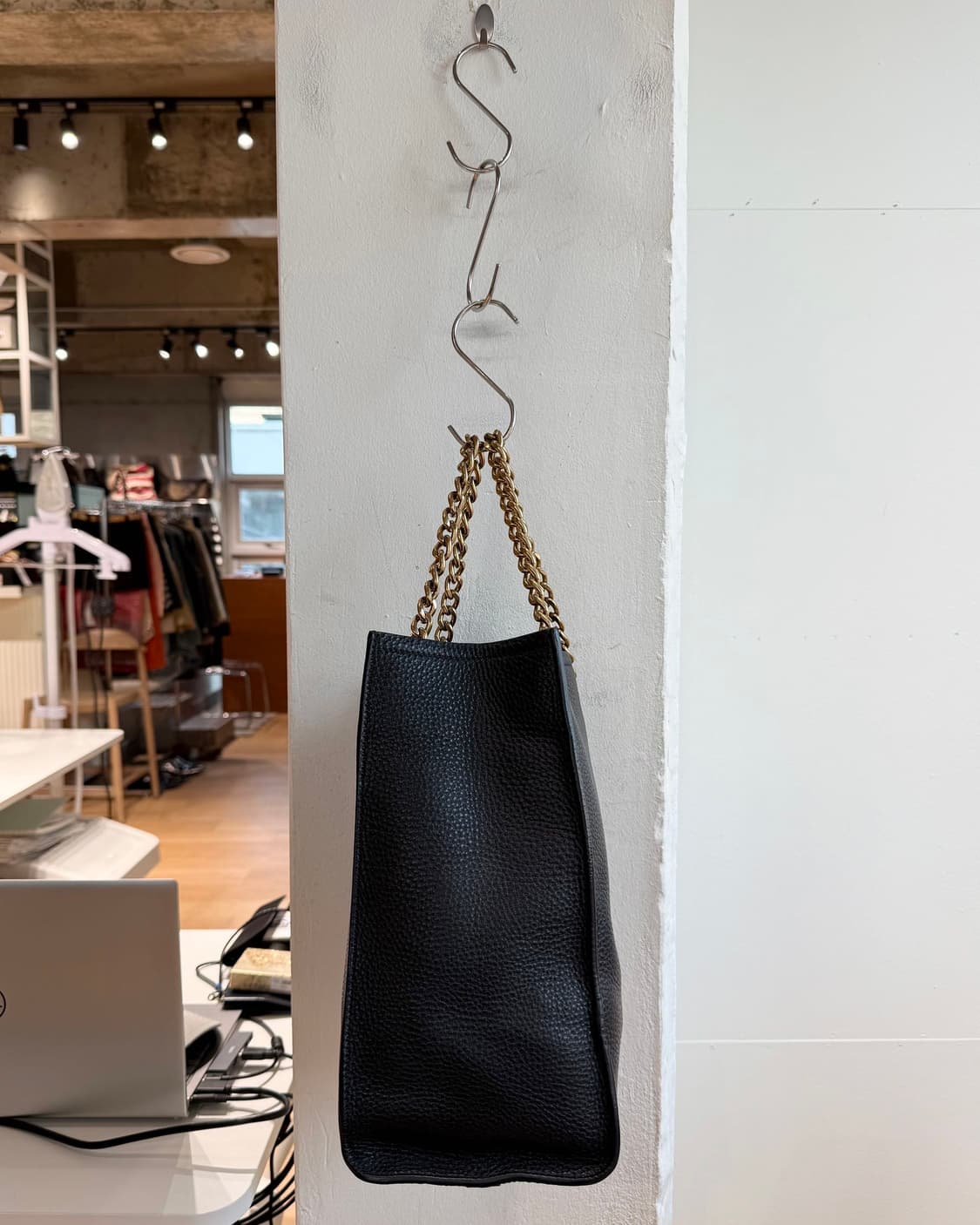 프라다 비텔로 다이노 레더 체인 토트백 상품이미지6