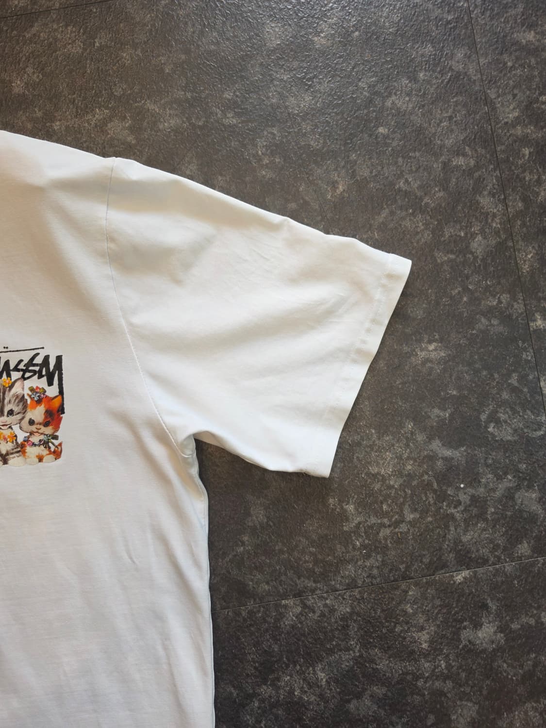 스투시(Stussy) 브랜드 키튼 티셔츠 화이트-XL 상품이미지2