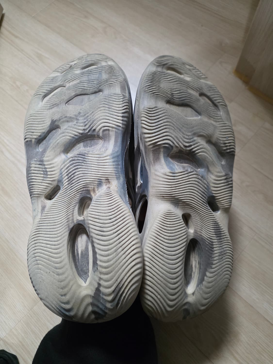 아디다스 이지 폼 러너 275 상품이미지5