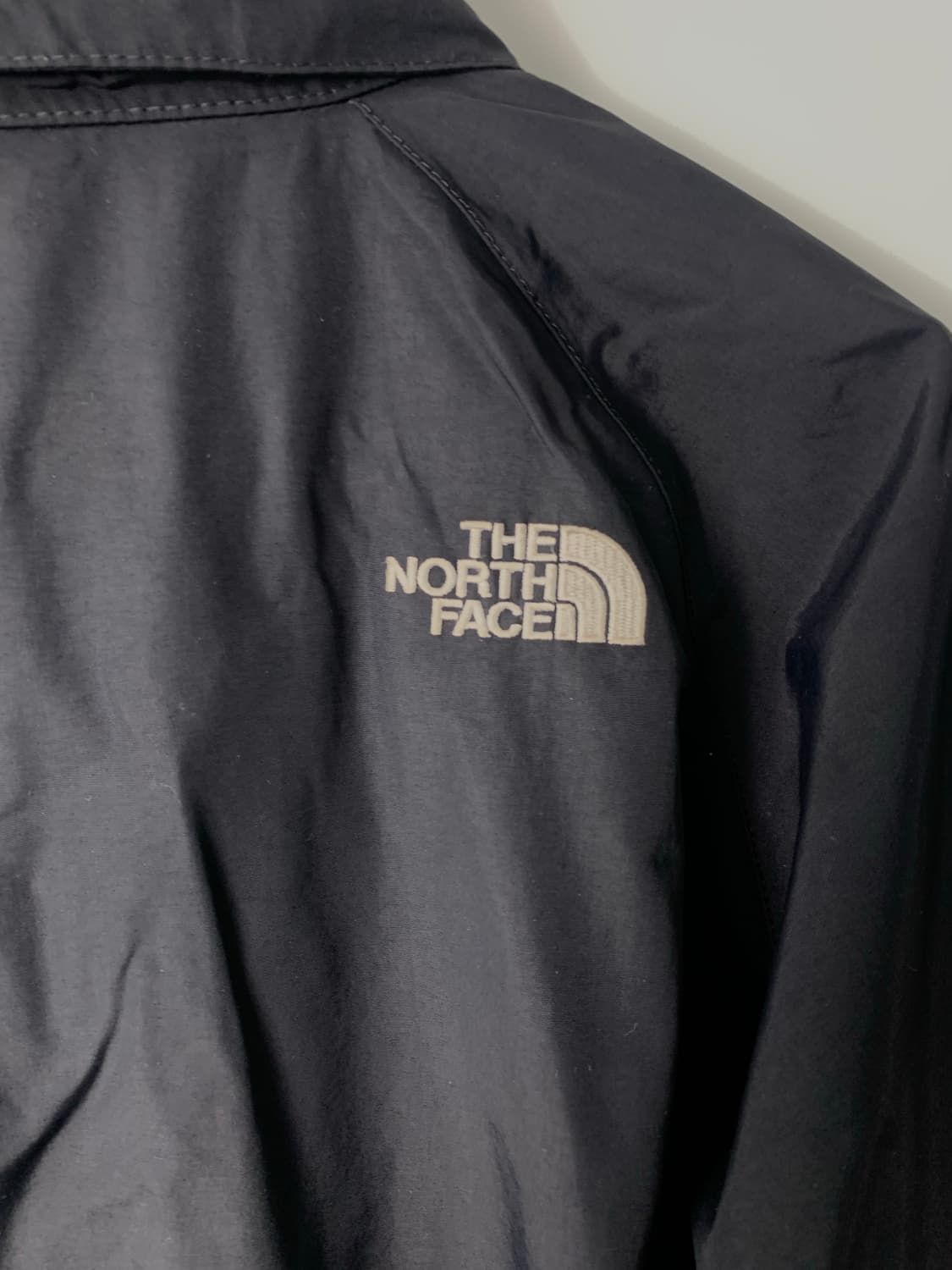 노스페이스 자수로고 블랙 윈드 바람막이 자켓  상품이미지5
