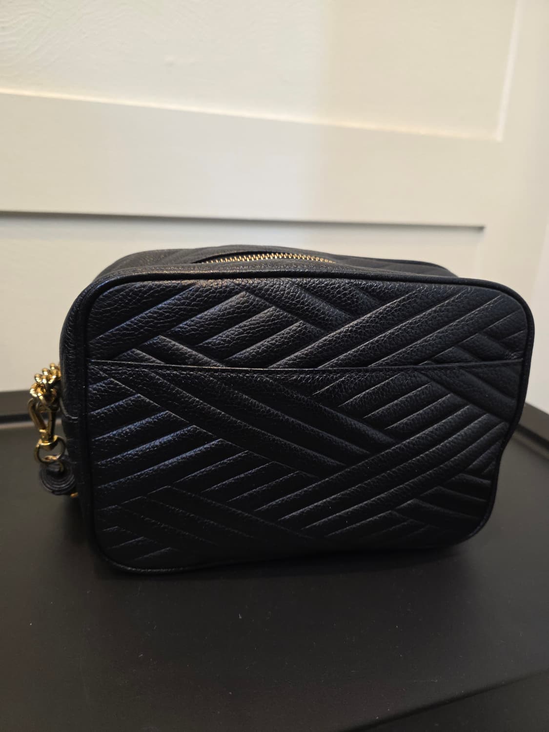 닥스 블랙 퀼팅 체인 크로스백 상품이미지4