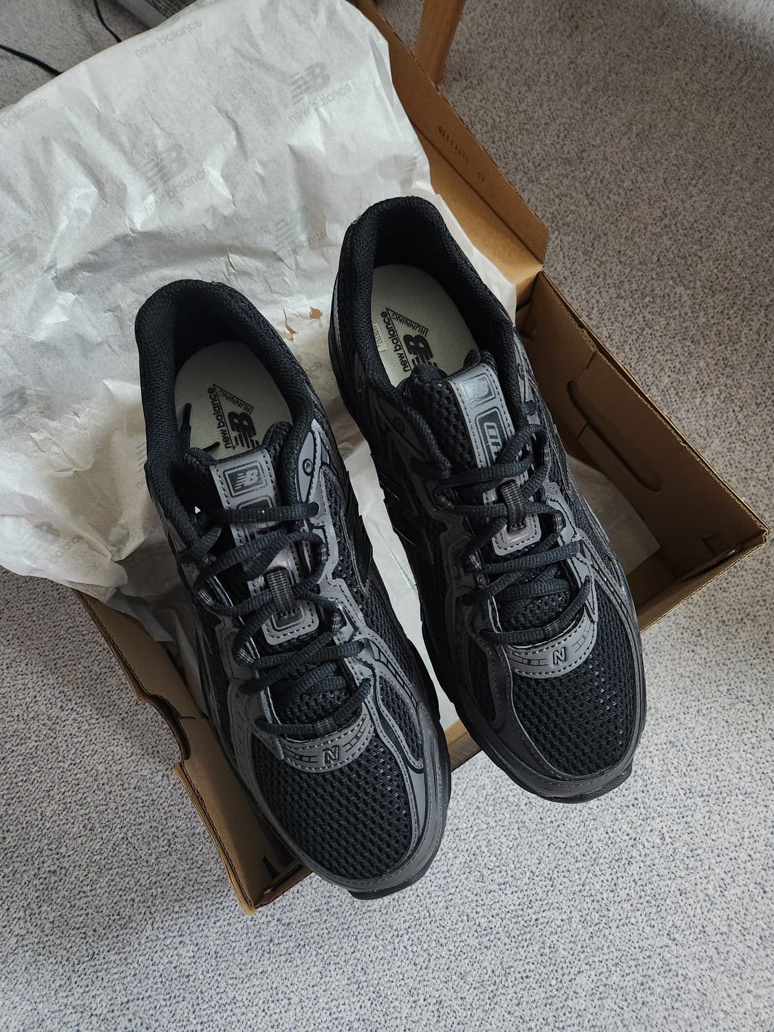 뉴발란스 740 블랙 시멘트 블랙 D스탠다드 265사이즈 상품이미지2