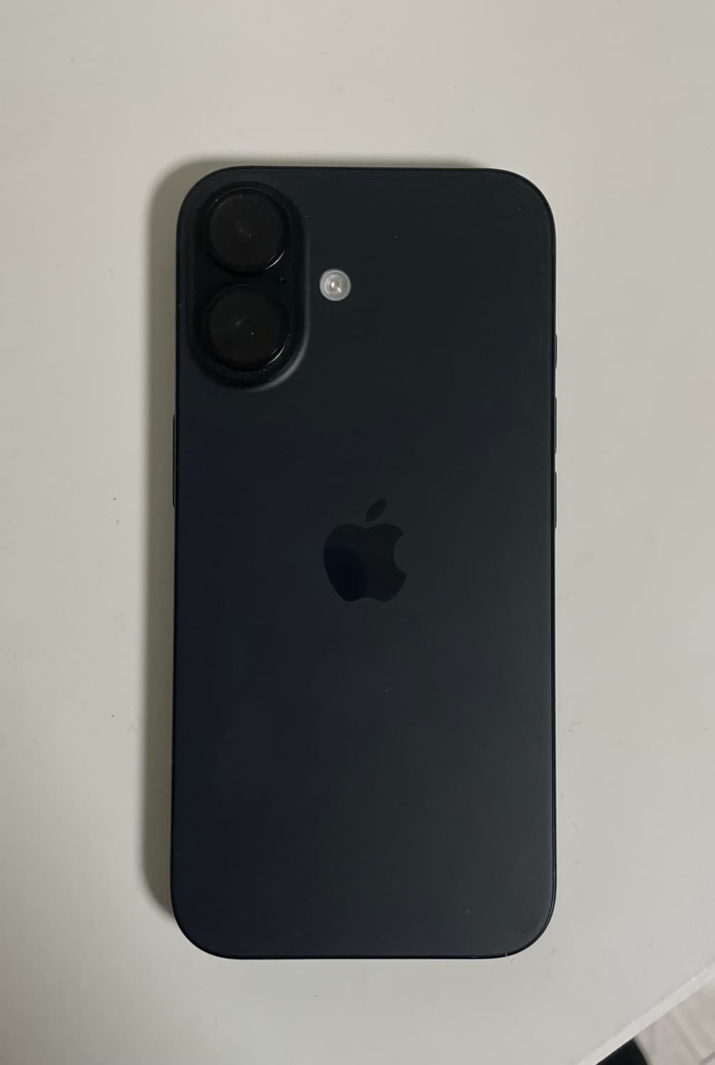 아이폰16 블랙 256 상품이미지2