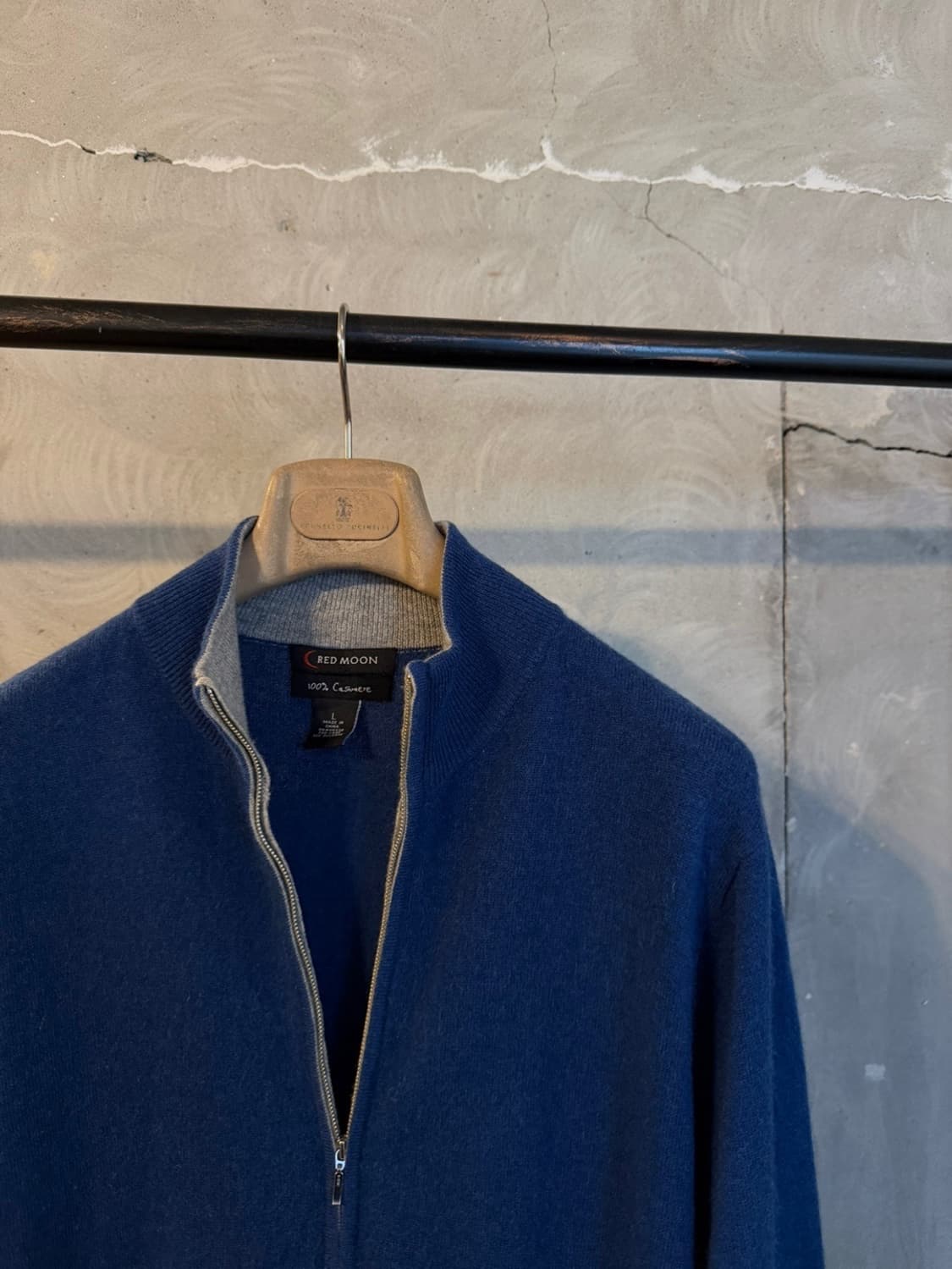 레드문 캐시미어 짚업 니트 100 상품이미지4