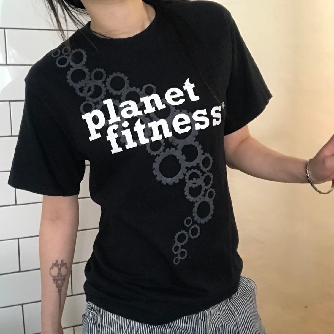 빈티지 플래닛 피트니스 그래픽 티셔츠 상품이미지2