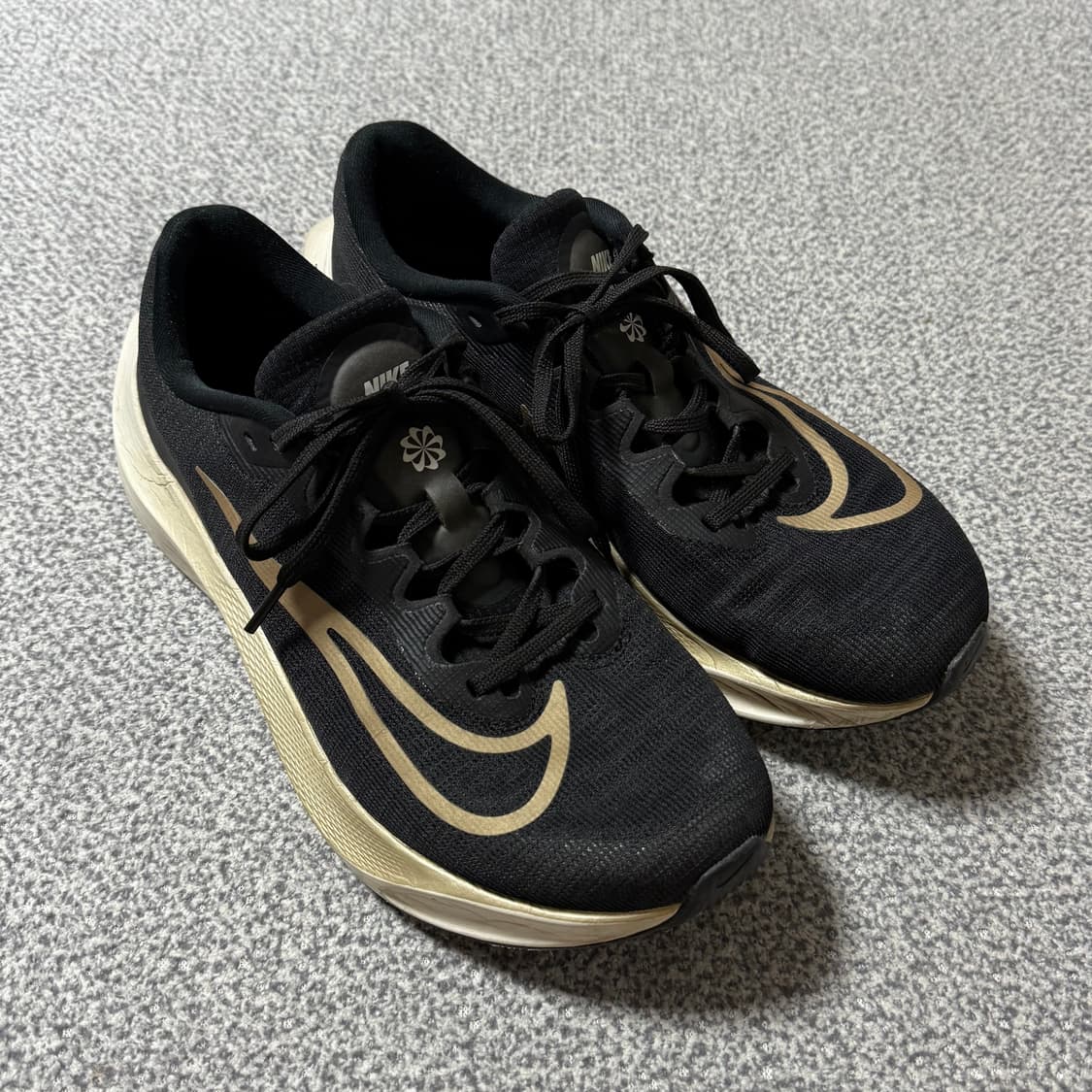 [정가 15만원] 나이키 줌플라이5 러닝화 270 상품이미지3