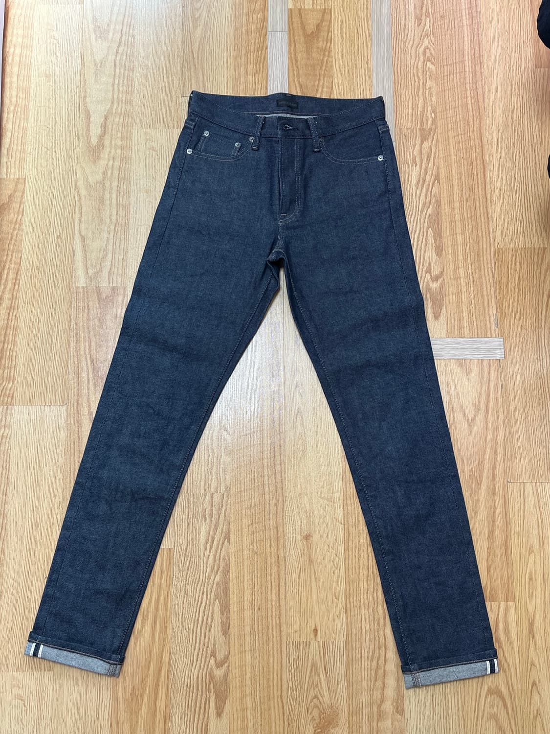 UNIQLO STRAIGHT SELVAGE SLIM FIT DENIM 상품이미지1