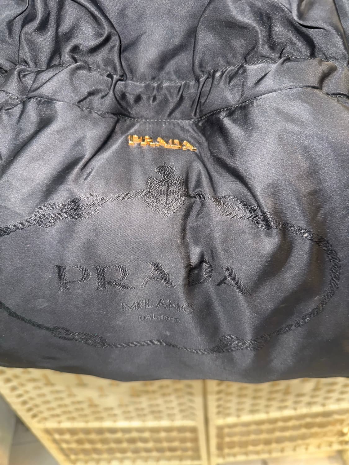 정품 프라다 나일론 복주머니 쇼퍼백 팝니다 상품이미지2