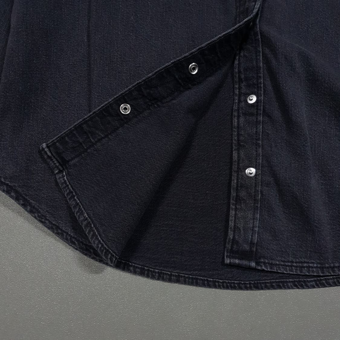 여성 M (90) 리바이스 아이코닉 흑청 투포켓 웨스턴 데님 셔츠 남방 상품이미지3