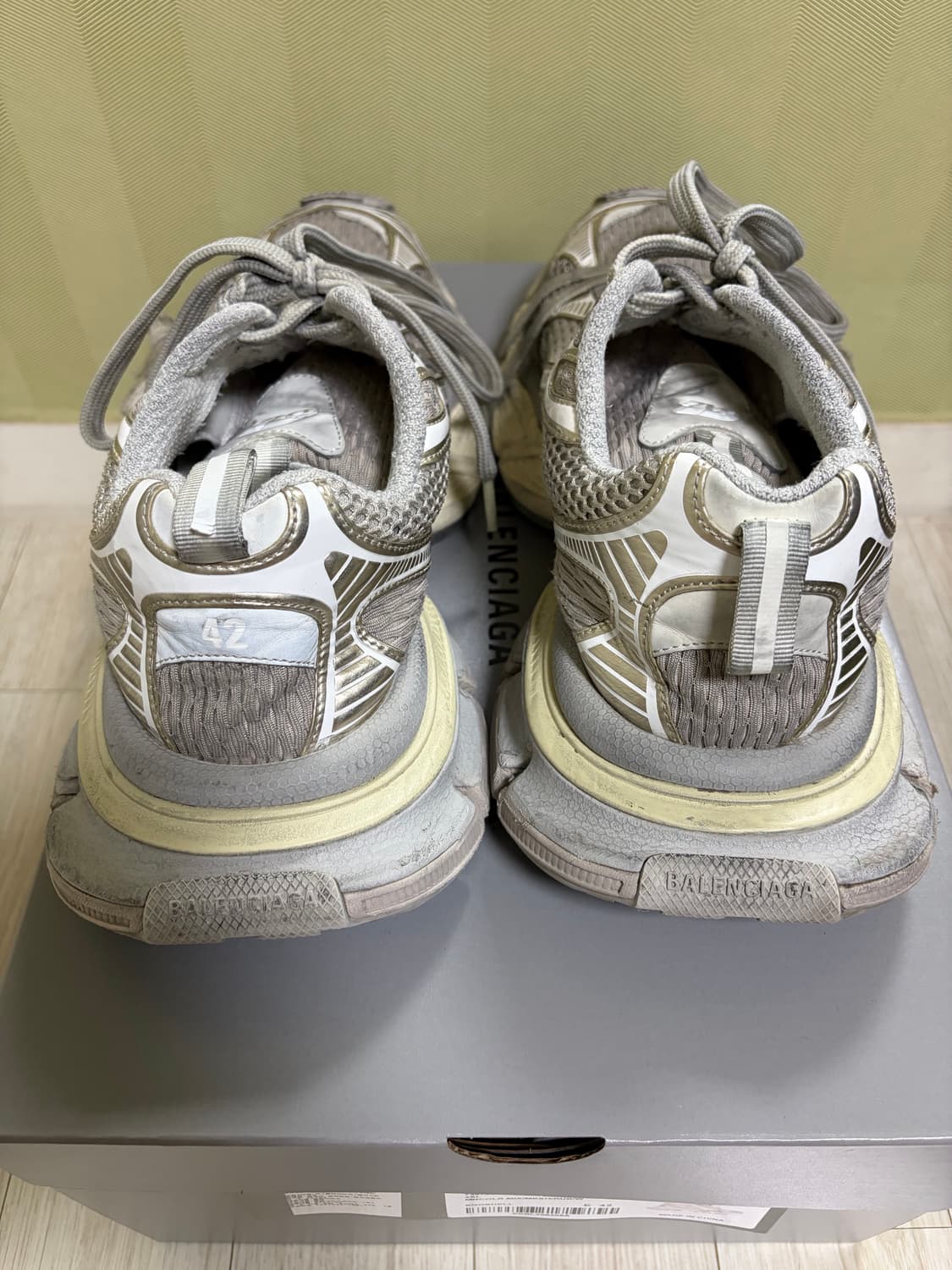 [42] 발렌시아가 3XL 에그쉘 상품이미지3