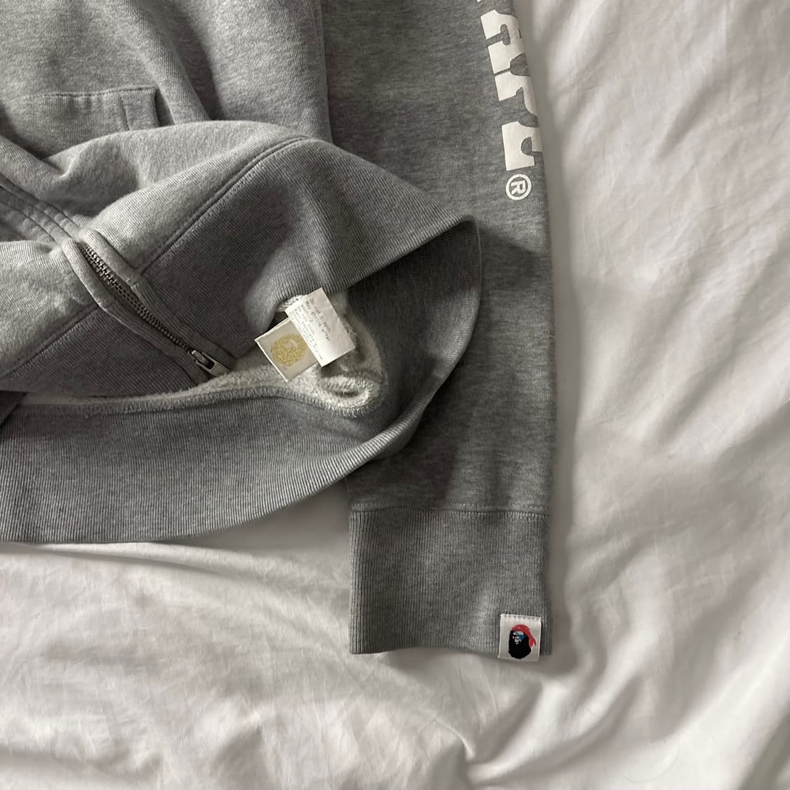 베이프 해적 레터링 후드집업 상품이미지5