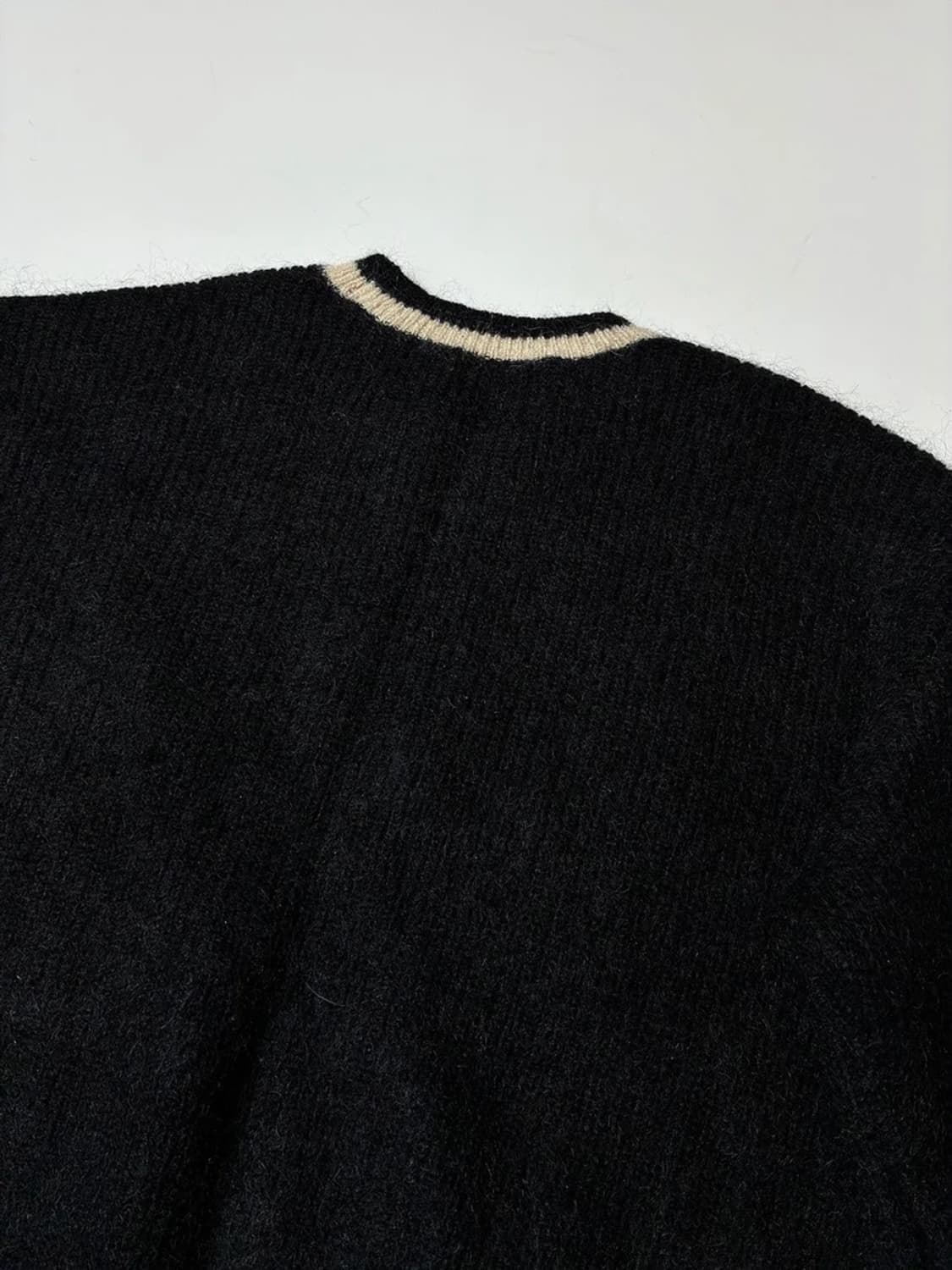 세터 23FW 라운드넥 모헤어 로고 니트 리조트 블랙 PN8887 상품이미지6