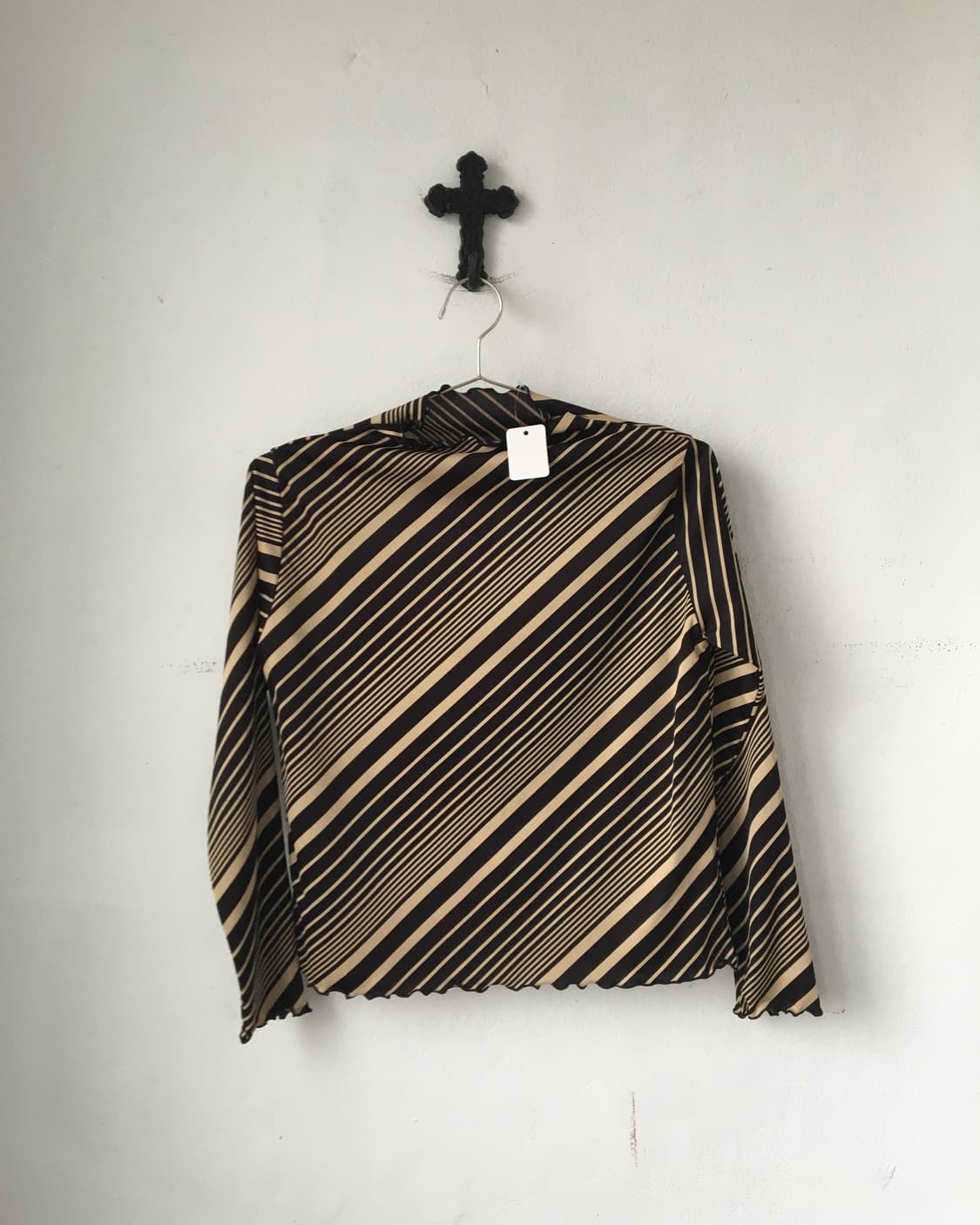 Stripe pattern high neck sleeve 상품이미지2