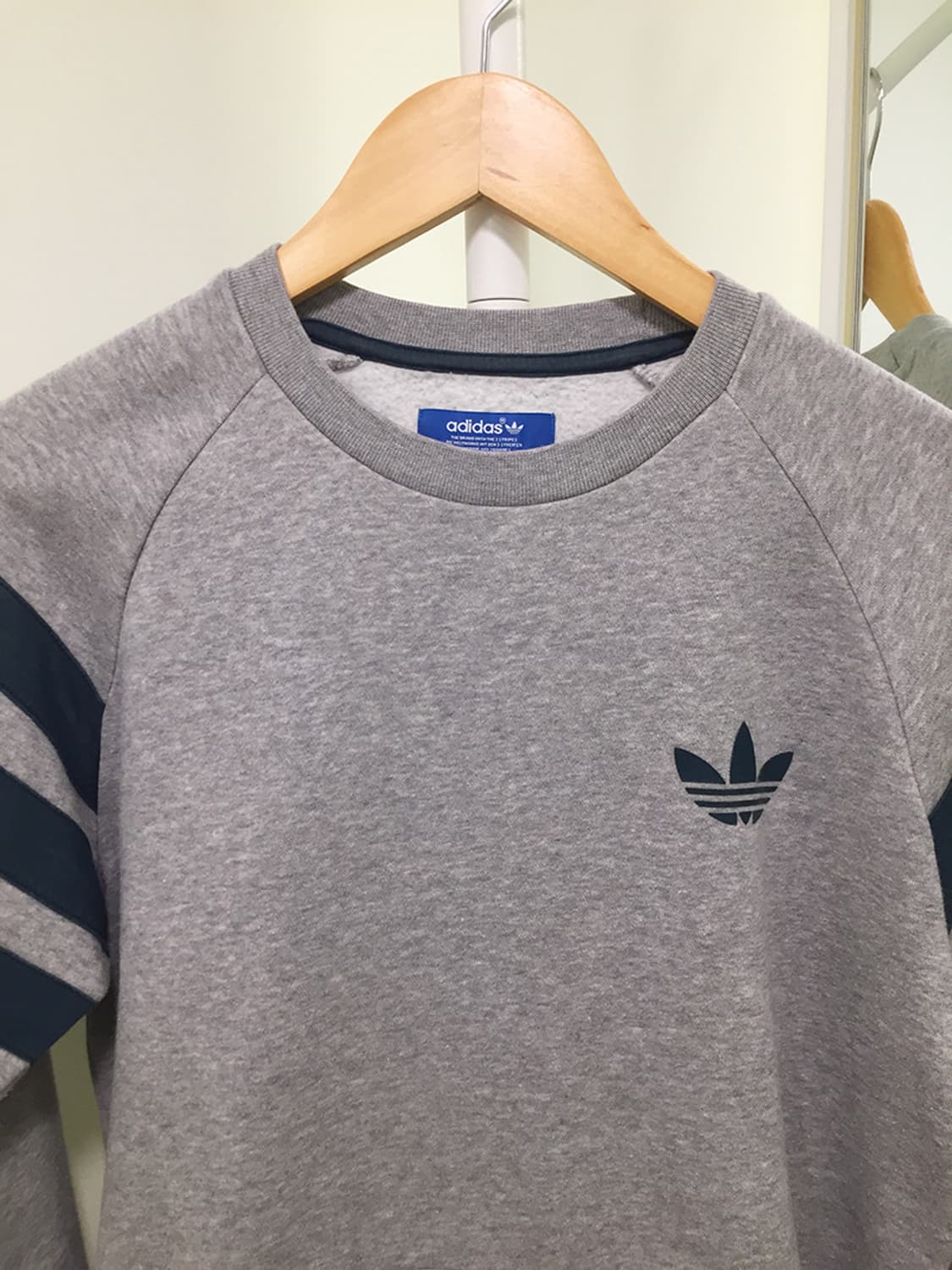 공용 아디다스 포켓 기모맨투맨 95 상품이미지3