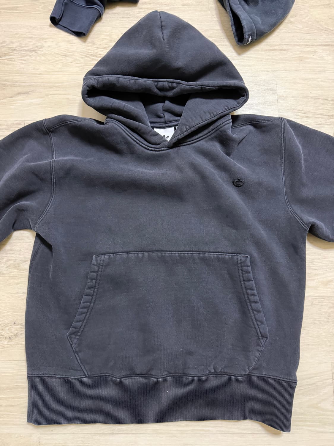 아디다스 피그먼트 후드티 상품이미지2