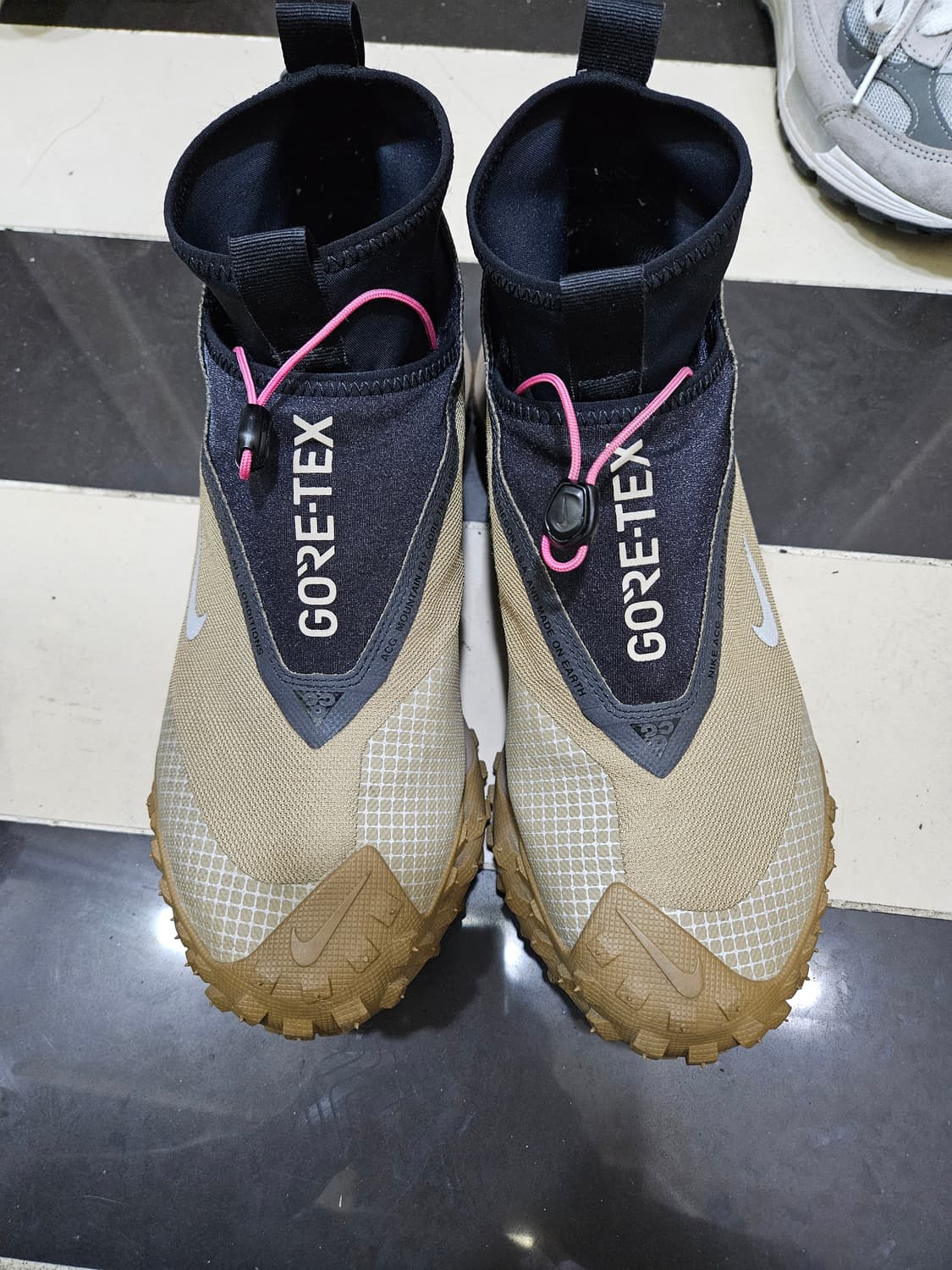 나이키 ACG 마운틴 플라이 고어텍스 270사이즈 상품이미지1