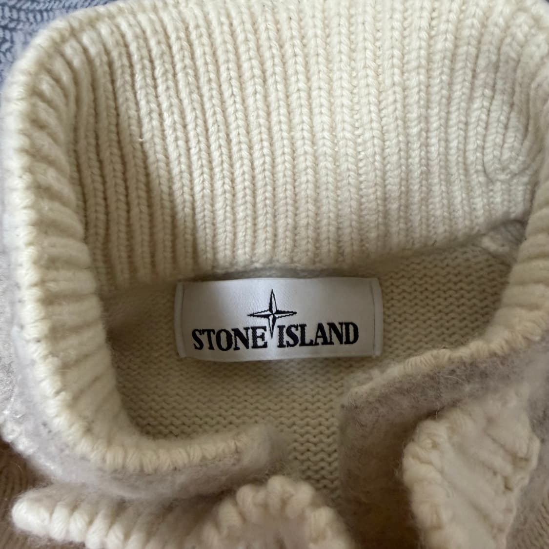 스톤아일랜드 니트 가디건 m사이즈 상품이미지2