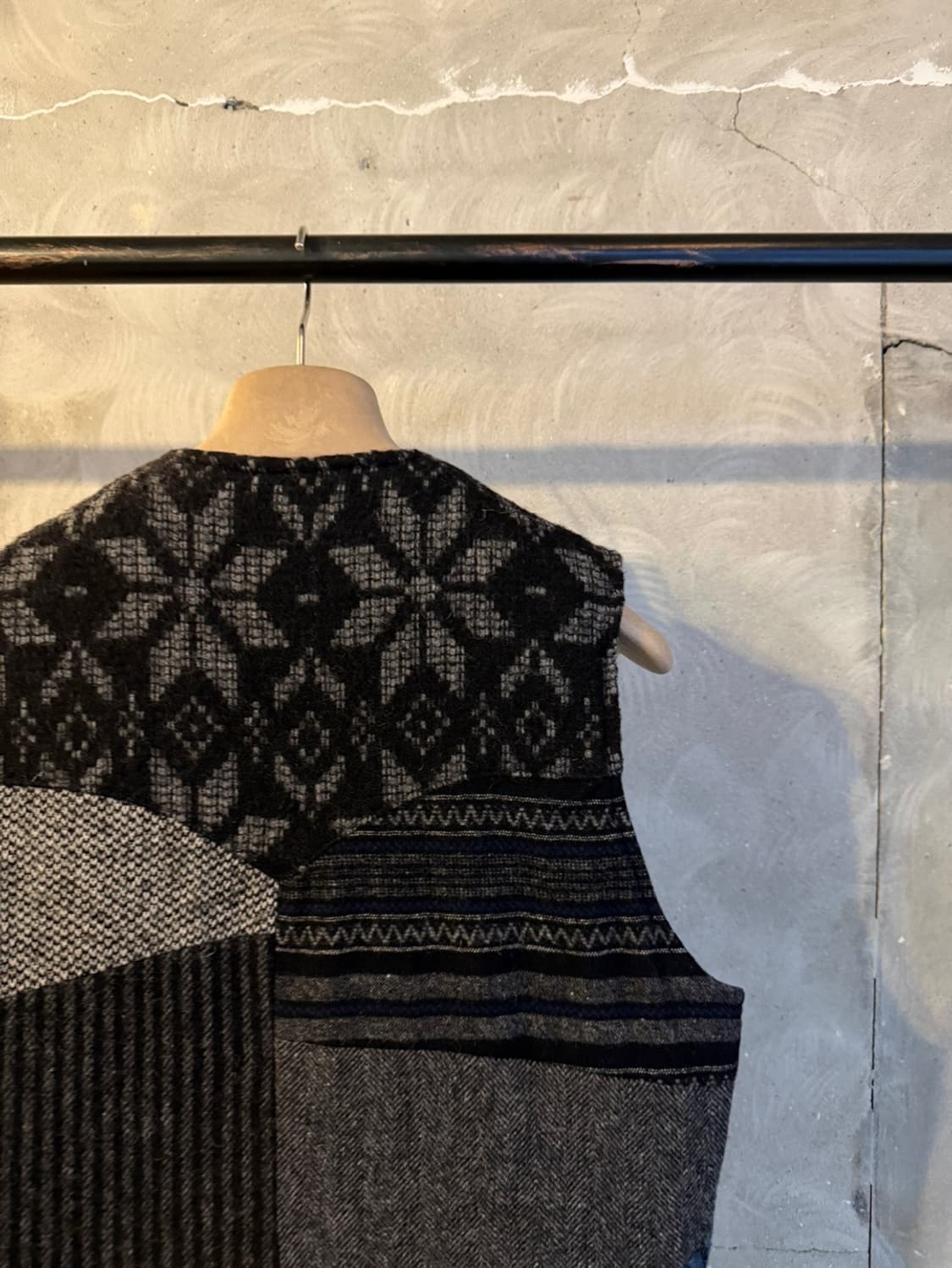 MONITALY 크레이지패턴 다운베스트 남성100 상품이미지5