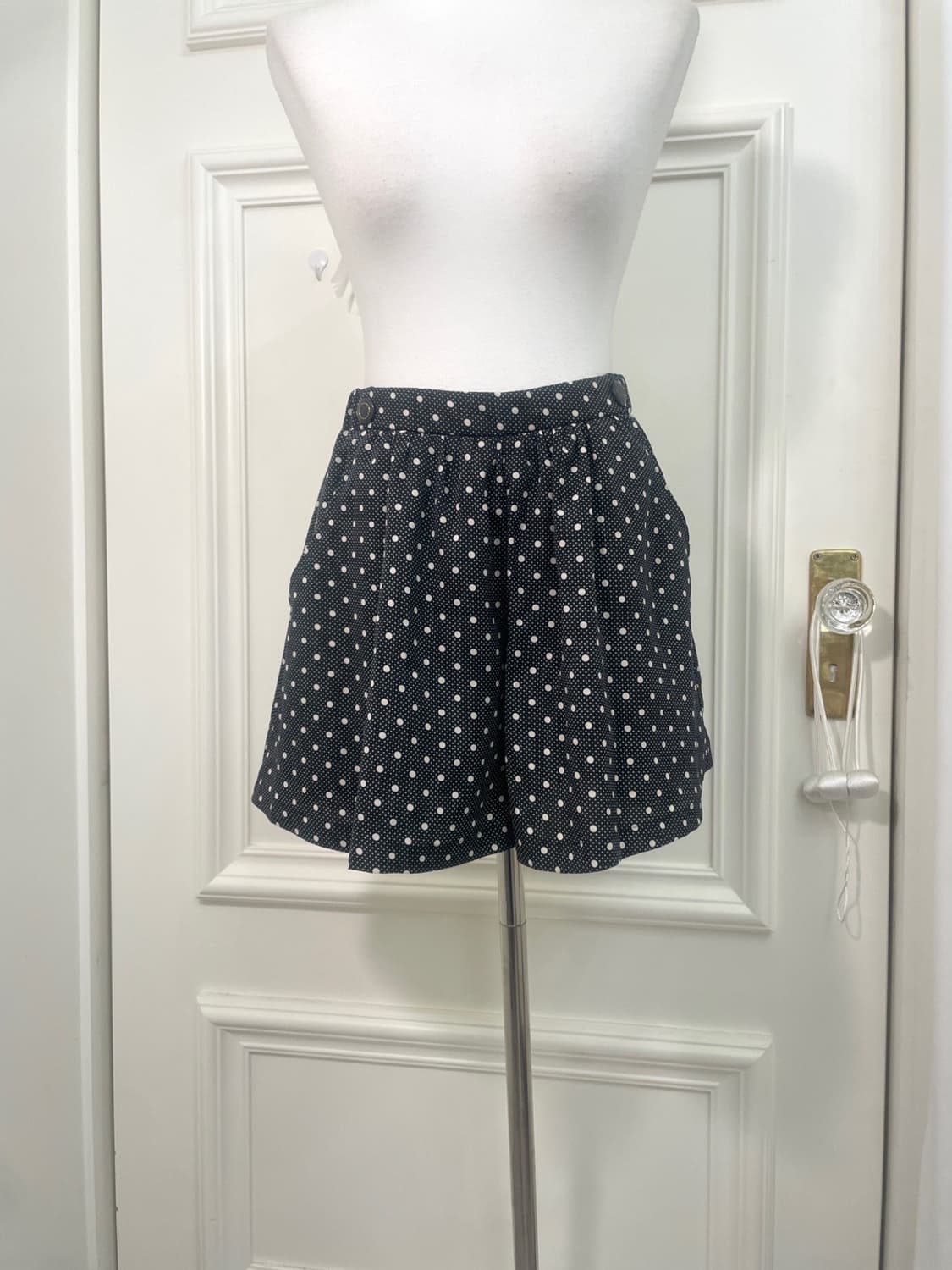 black beige dot button banding mini pant 상품이미지5