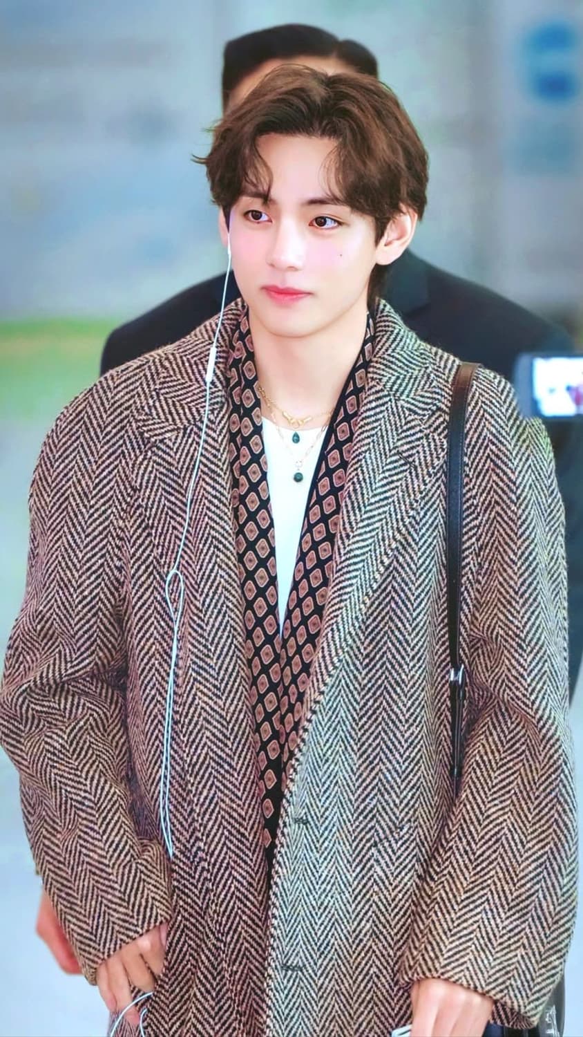 [BTS 뷔님 착용착용] 셀린느 23fw 헤링본 트위드 코트 상품이미지1