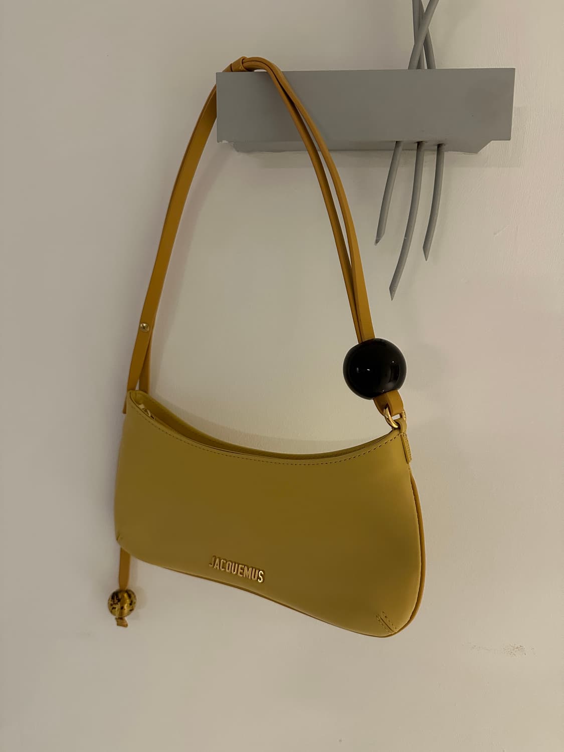 자크뮈스- 르 비쥬 펄 비디드 숄더백 더스티 옐로우 상품이미지2