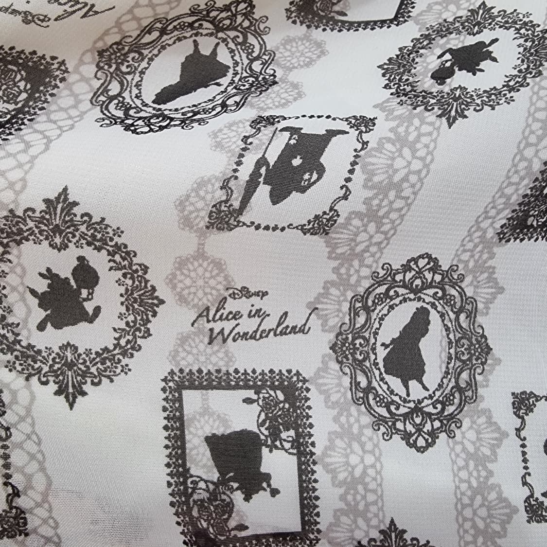 엑시즈팜 디즈니 앨리스 초코브라운 프린트 원피스 상품이미지4