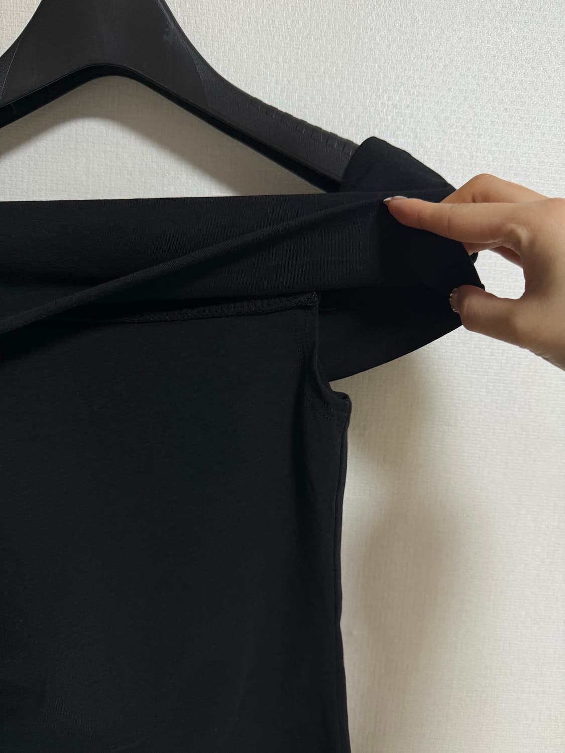 Inegi Embrace Off-Shoulder Top 상품이미지7