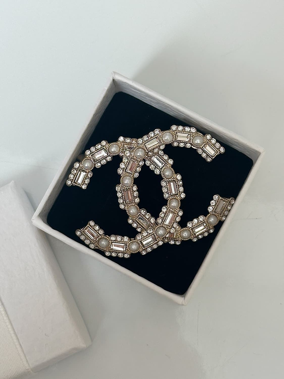 샤넬 실버 스퀘어 진주 업사이클링 브로치 상품이미지2