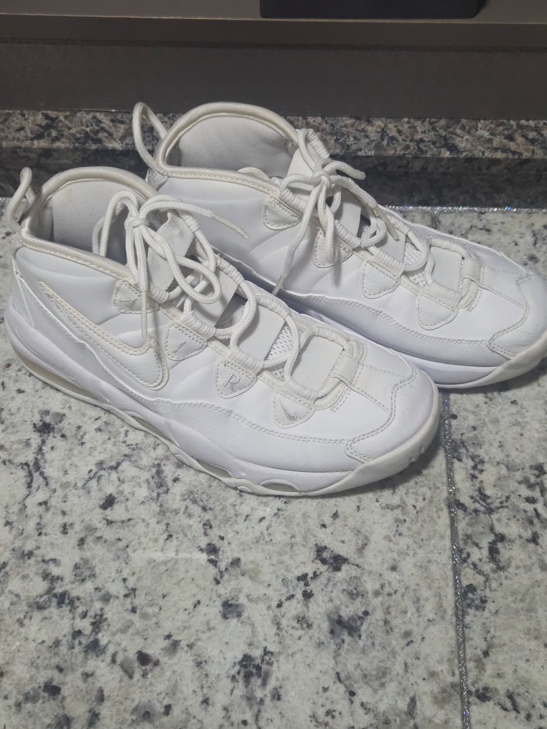 나이키 에어 업템포 250 상품이미지1