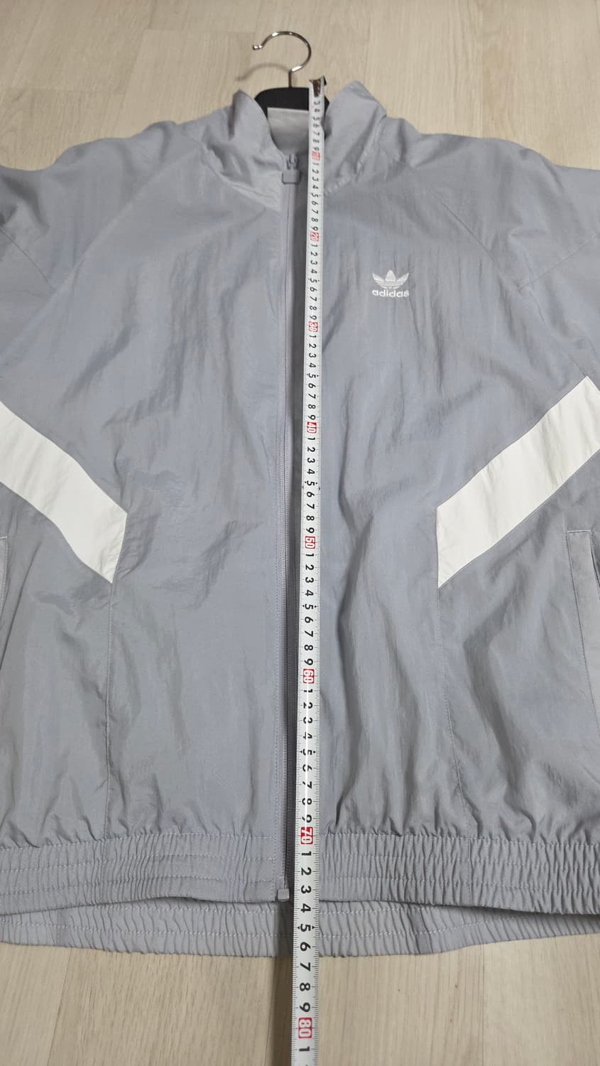 (착샷) 아디다스 바람막이 리카이브 우븐 헤일로 실버  상품이미지8
