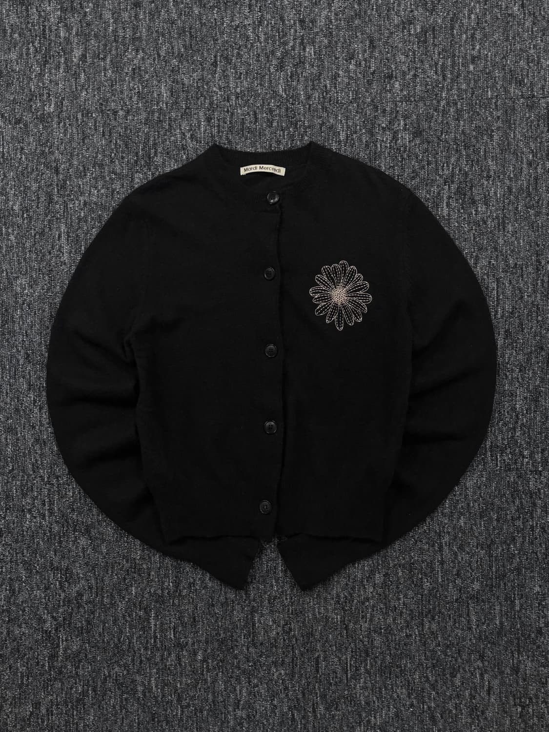 마르디 메크르디 플라워 자수 블랙 가디건 상품이미지3