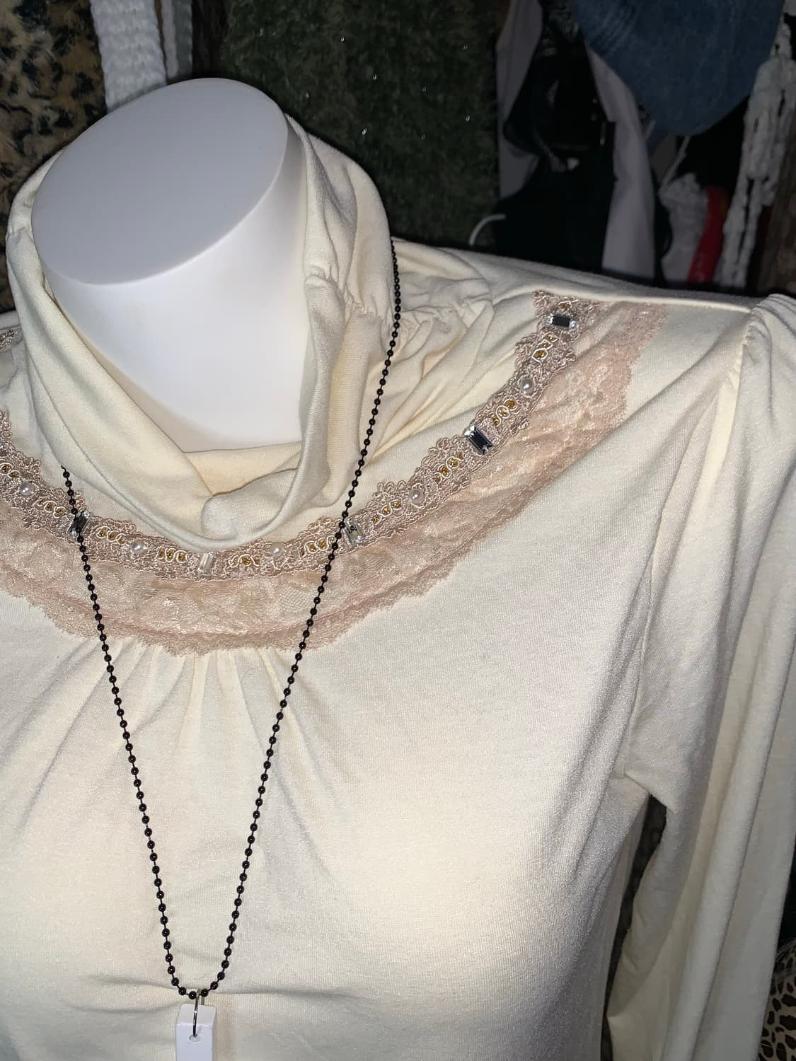 엑시즈팜 모리 로맨틱 쥬얼 터틀넥 상품이미지2