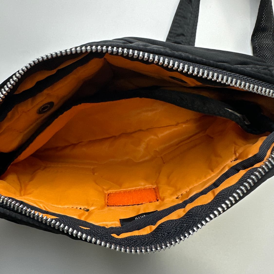 PORTER TANKER SHOULDER BAG 포터 탱커 숄더백 상품이미지9