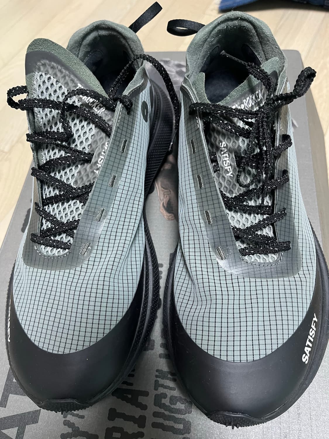 새티스파이 더 라커 쉐도우 260 상품이미지1