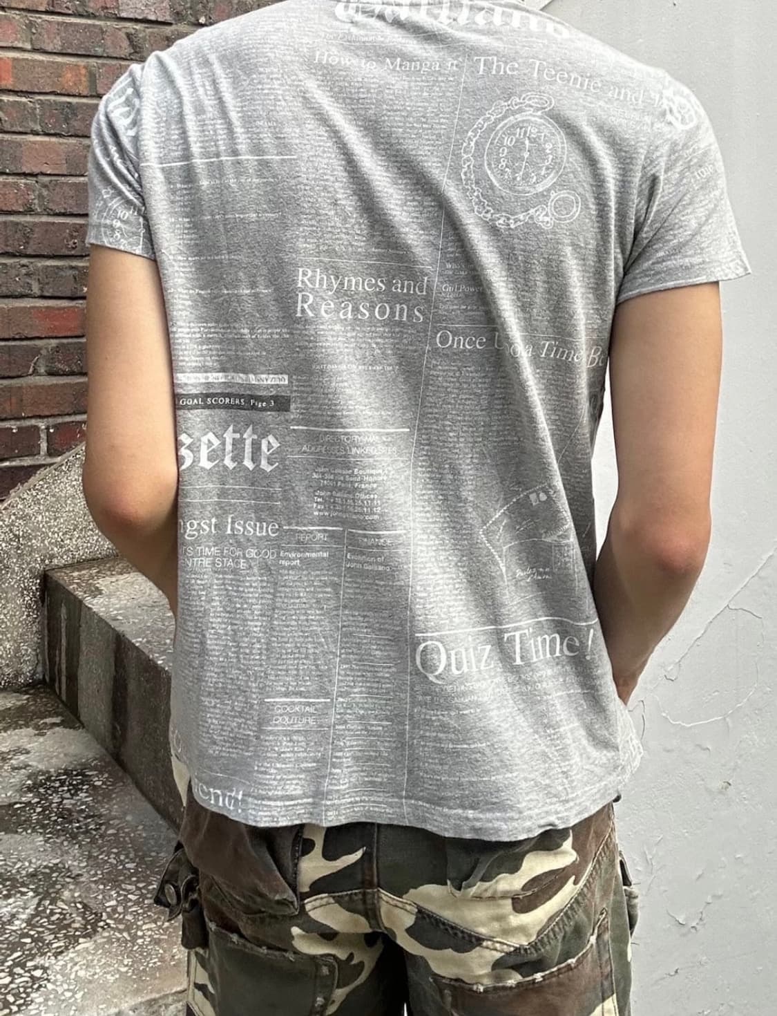 존 갈리아노 뉴스페이퍼 반팔티 상품이미지3