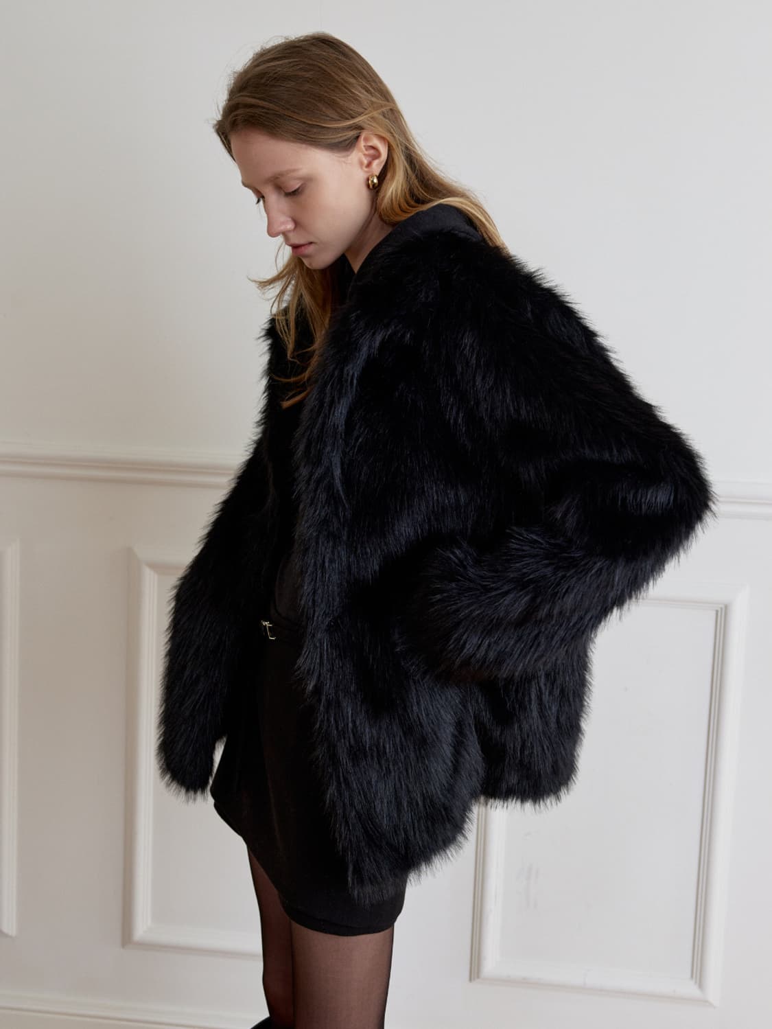 언더스탠딩 장모 무스탕 블랙 (Oversized fur jacket) 상품이미지3