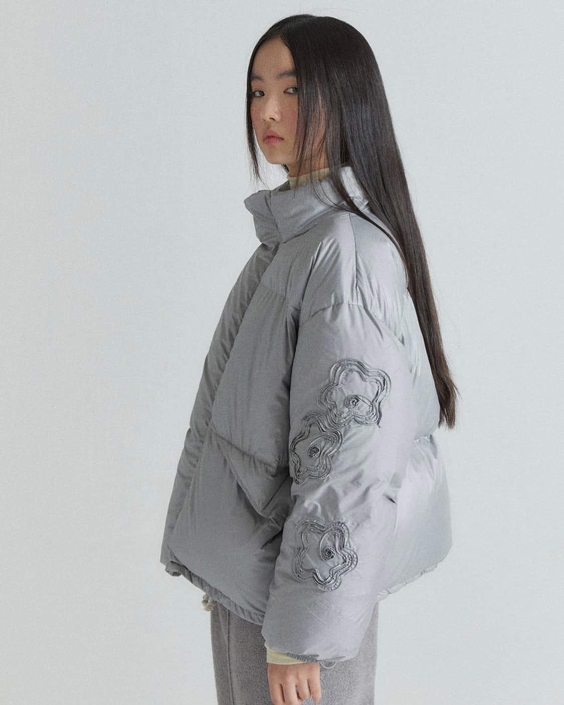 오헤시오 플라워 자수 그레이 숏패딩 상품이미지2