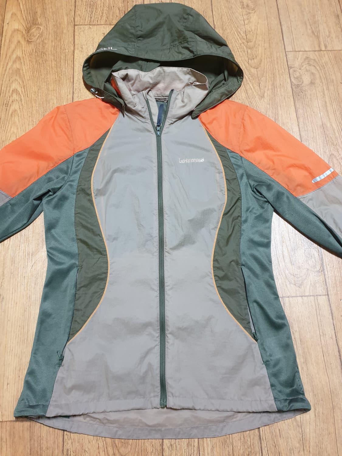 1136 라푸마 아웃도어 바람막이 85~90 사이즈입니다 상품이미지1