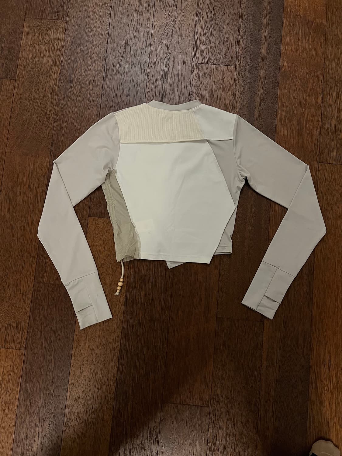 HYEIN SEO Twisted Long Sleeve (1)  상품이미지6