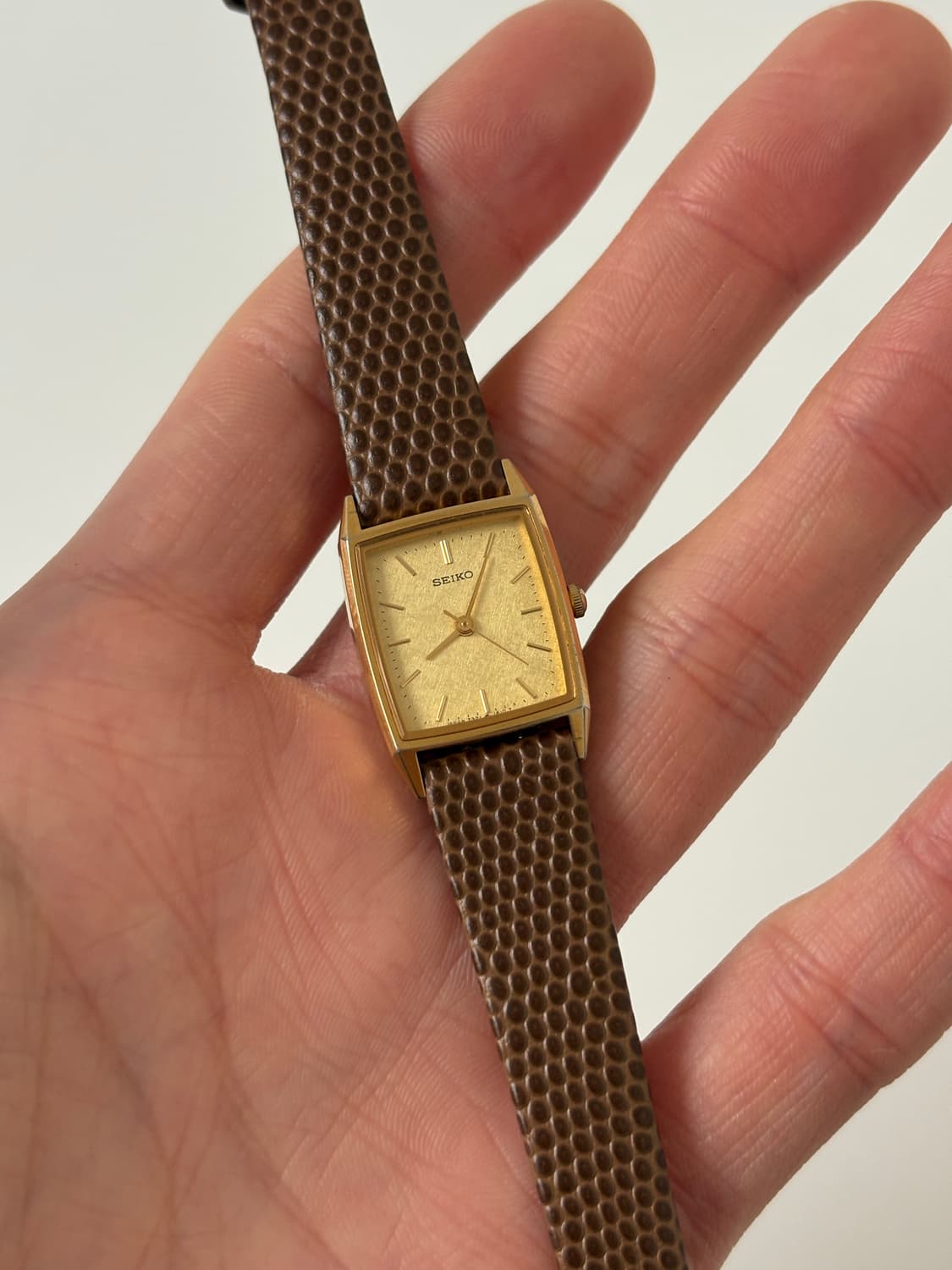 1980s Goldflake Dial Tank Ladies Quartz 상품이미지2