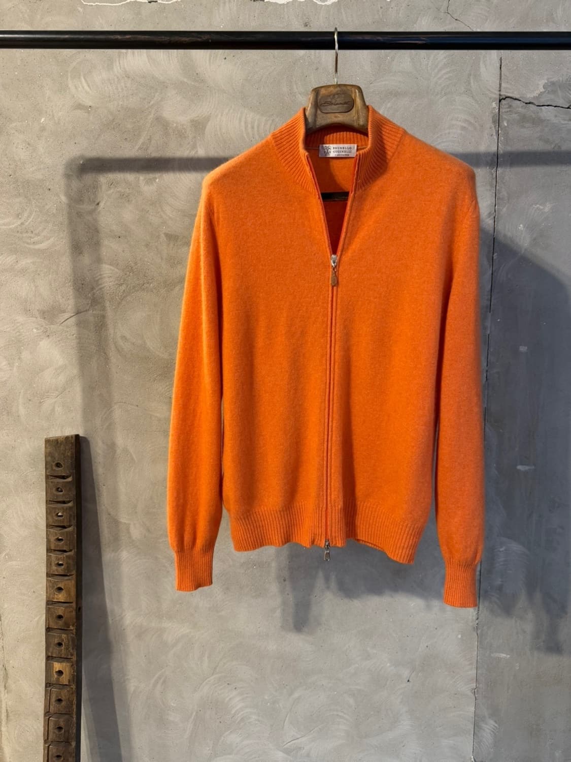 브루넬로 쿠치넬리 캐시미어 짚업 니트 100 상품이미지1